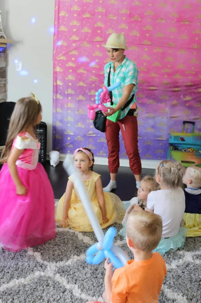 Balloon artist performance