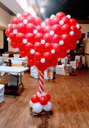 Custom balloon design, Red heart 8 ft.